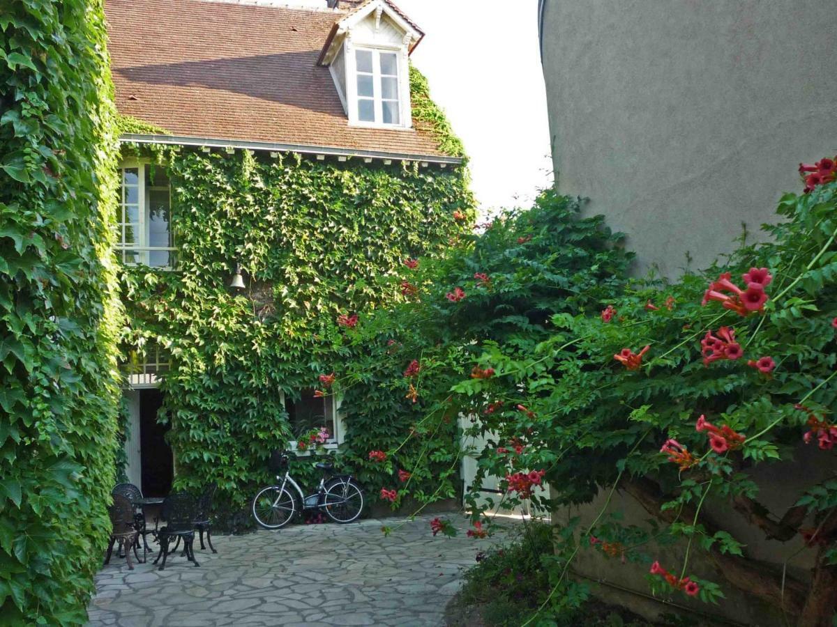 La Vigne Vierge Hotel Chateauneuf-sur-Loire Exterior photo